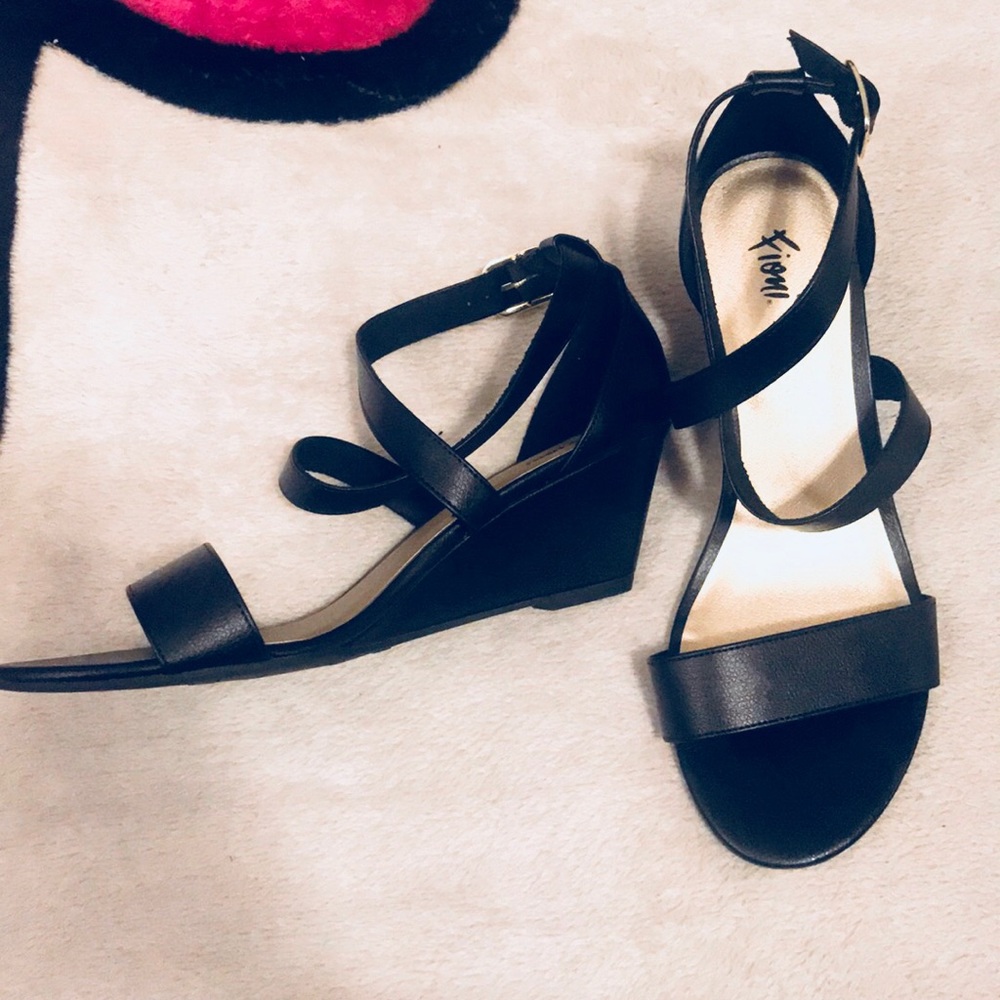 Black wedge sandals size 10 Wide